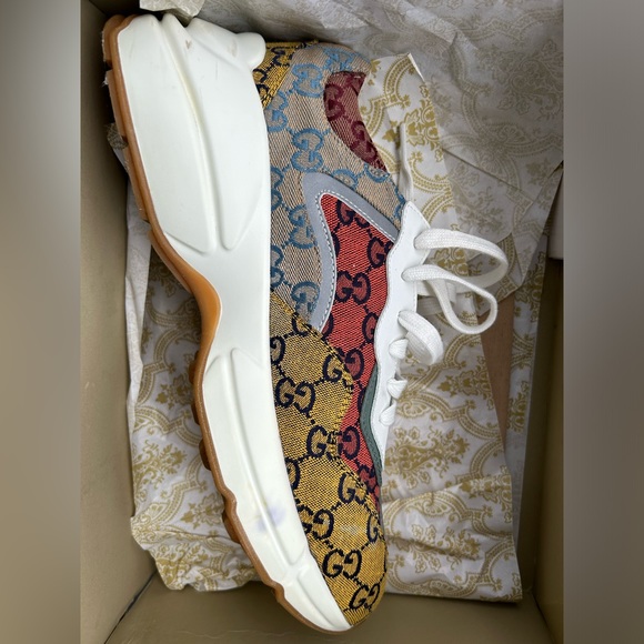 Gucci shoes